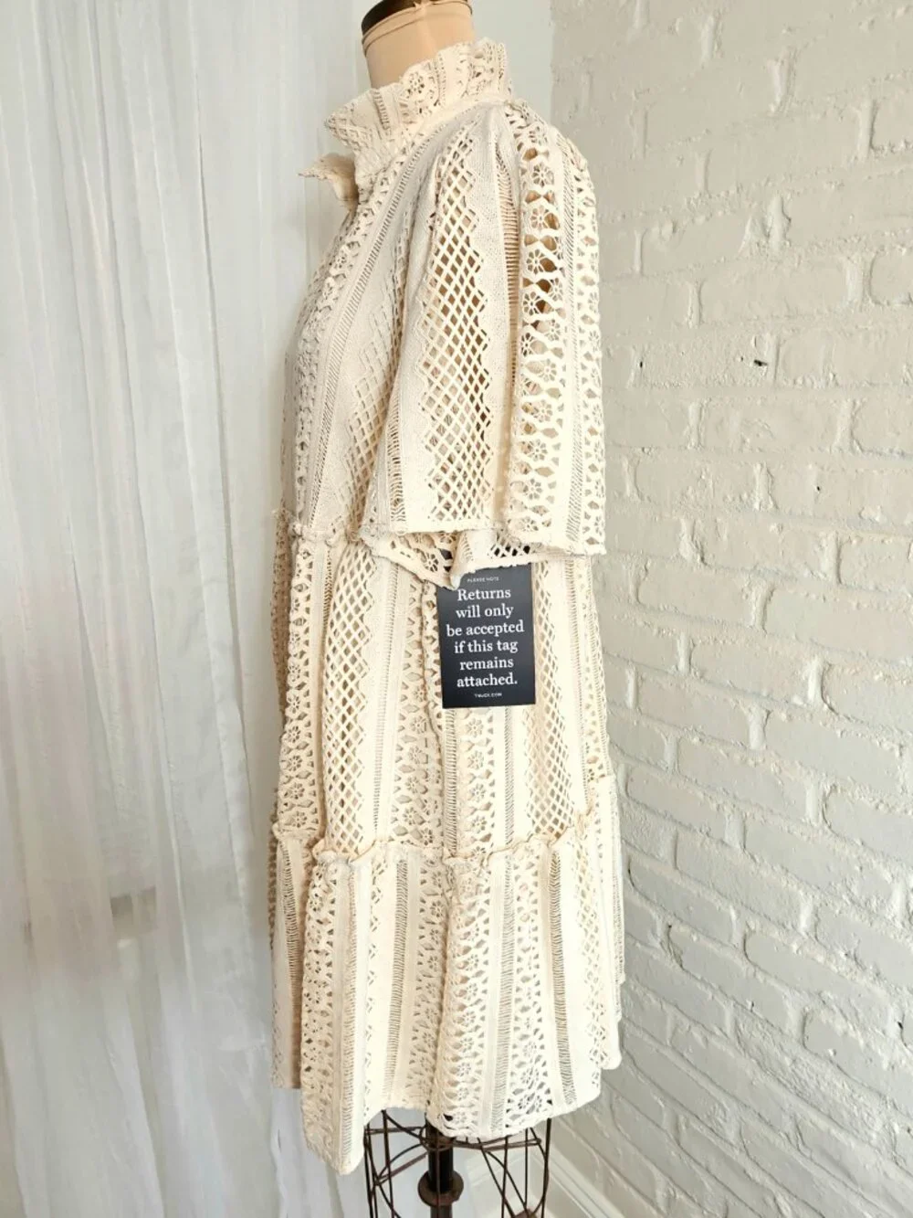 Tuckernuck Lace Tiered Mini Dress Size L NWT Cream Eyelet Boho - Picture 6 of 10